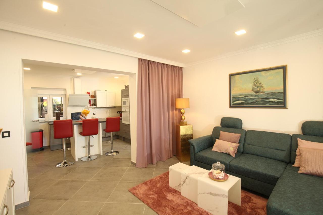 Luxurious Seaview Apartment Sibenik Exterior photo