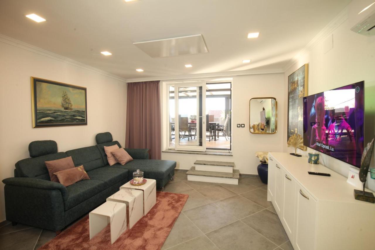Luxurious Seaview Apartment Sibenik Exterior photo