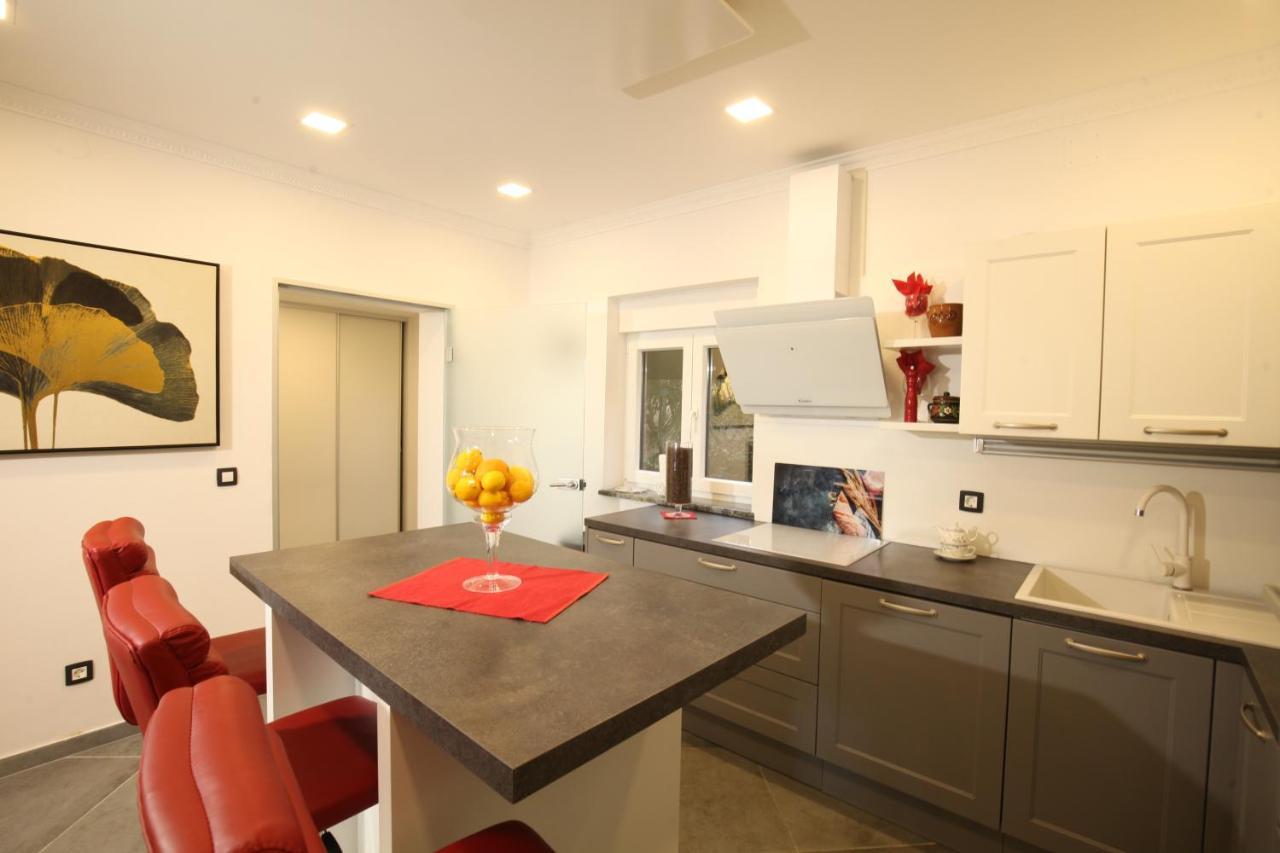 Luxurious Seaview Apartment Sibenik Exterior photo